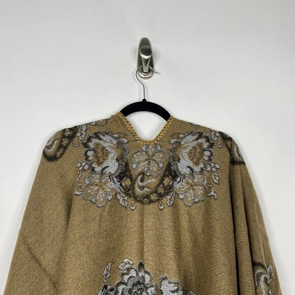 2/$24 NEW Boho Floral Ruana Oversized Open Wrap Poncho Blanket Scarf - Picture 9 of 10